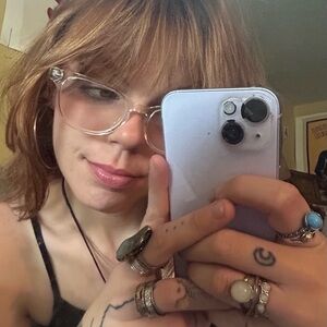 Meet your Posher, Hollie